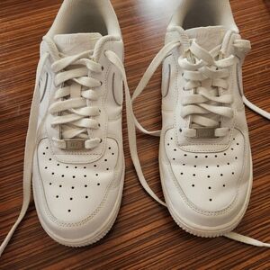 Nike Womens Air Force 1 '07 Sneakers